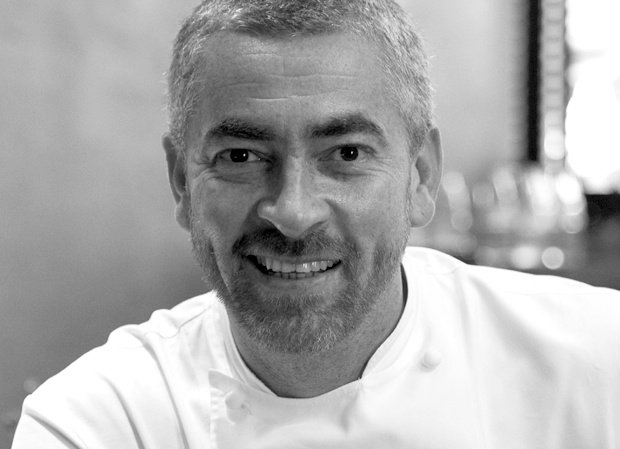 Retrato do chef Alex Atala, do restaurante D.O.M. (Foto: Letícia Bicalho/Wikimedia Commons, CC BY 2.0)