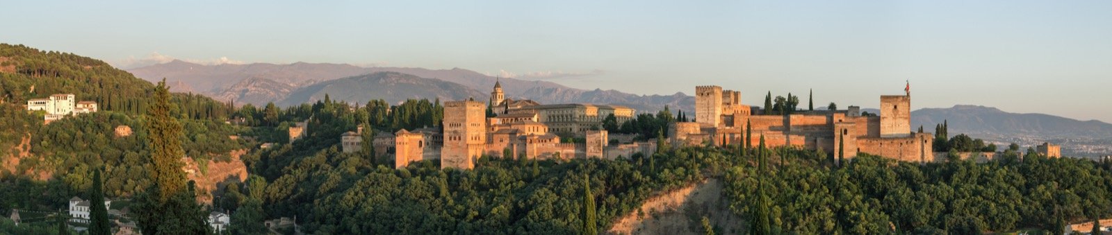 Vista panorâmica da Alhambra, em Granada, na Espanha (Foto: Wikimedia Commons, CC BY-SA 3.0)