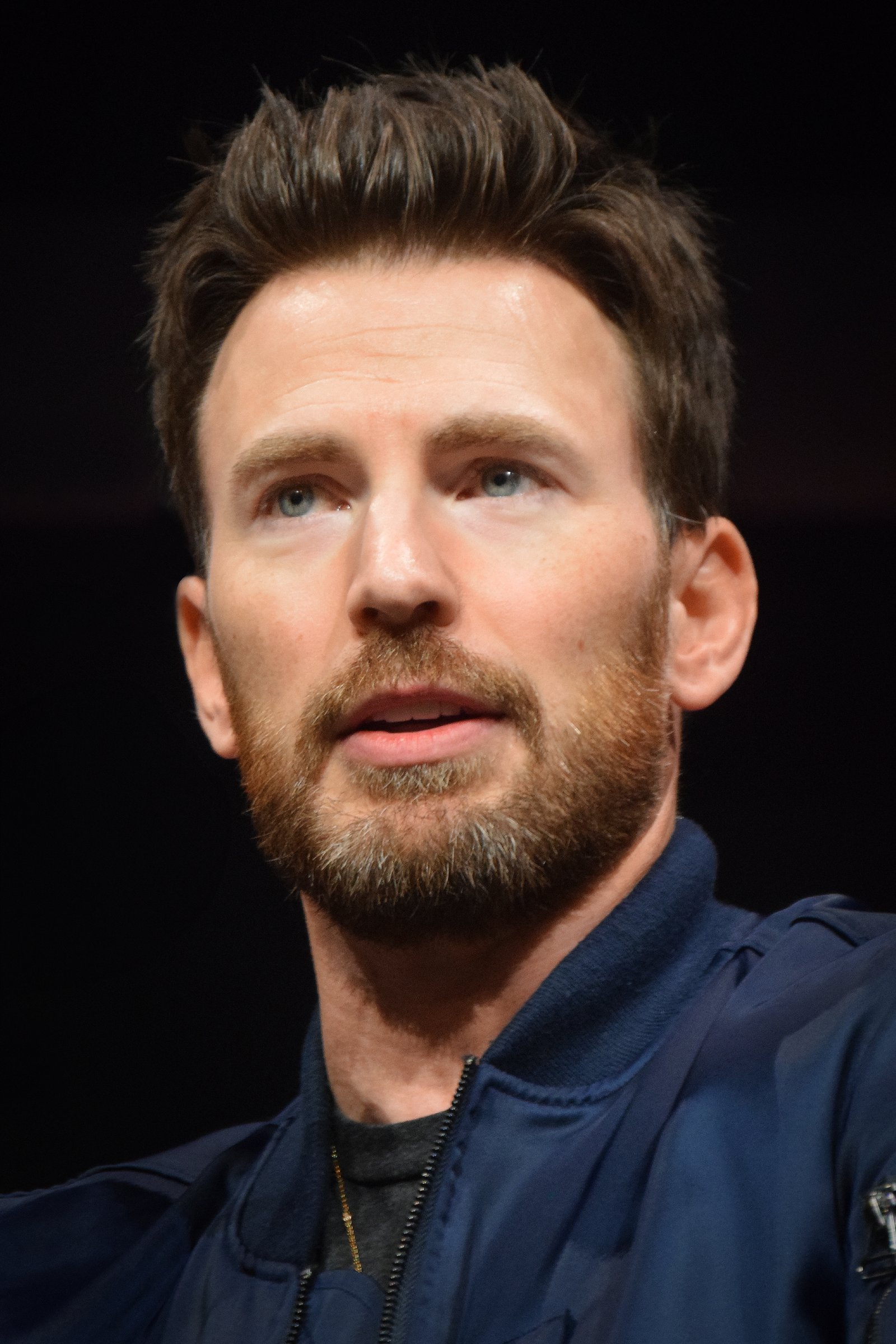 Chris Evans em evento público (Foto: Wikimedia Commons, CC BY-SA 4.0)