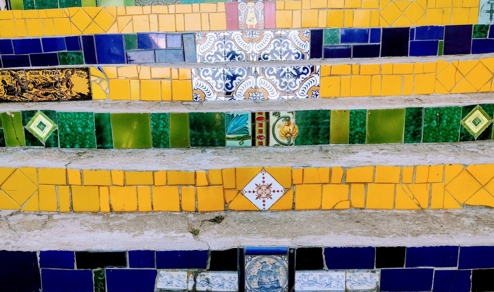 Escadaria Selarón entre Santa Teresa e Lapa, Rio de Janeiro (Foto: Wikimedia Commons, CC BY-SA 4.0)