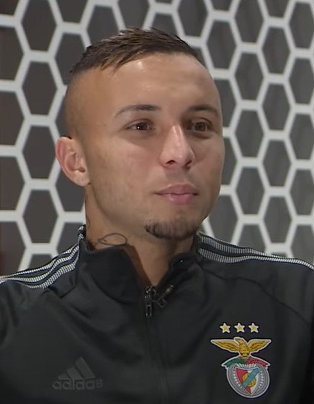 Everton Cebolinha em entrevista durante período no Benfica, antes de se transferir para o Flamengo