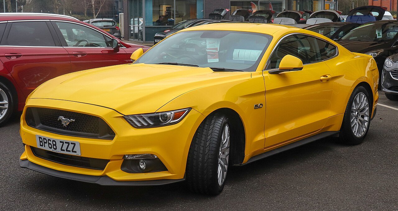 Ford Mustang GT, modelo semelhante ao colocado à venda por Fiuk (Foto: Wikimedia Commons)