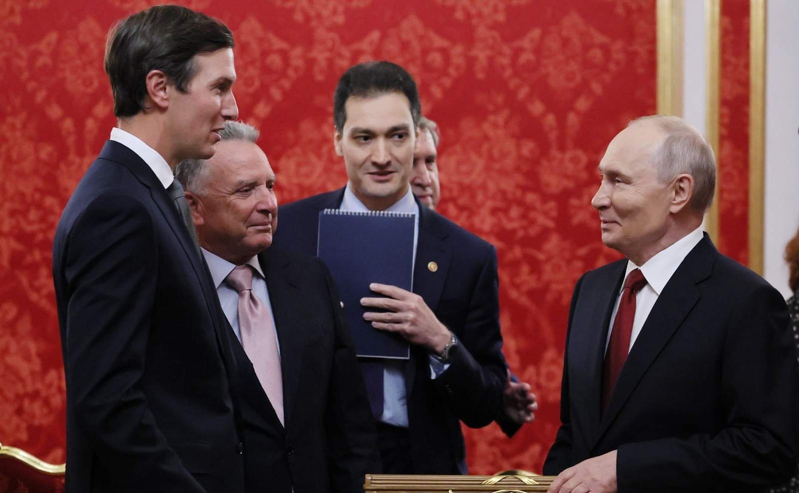 Vladimir Putin recebe Jared Kushner e Steve Witkoff no Kremlin, em 5 de setembro (Foto: kremlin.ru/Wikimedia Commons, CC BY 4.0)