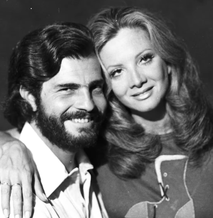 Tarcísio Meira e Glória Menezes na década de 1960 (Foto: Globoplay Novelas, Wikimedia Commons, CC BY 3.0)